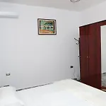 Xherimeja Family Oasis Apartman Berat