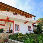 Xherimeja Family Oasis Διαμέρισμα *