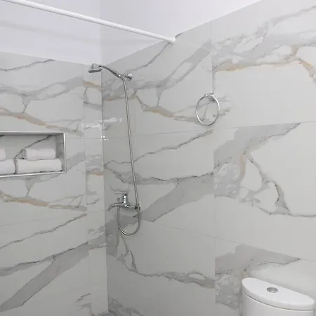 Xherimeja Family Oasis Apartment Berat